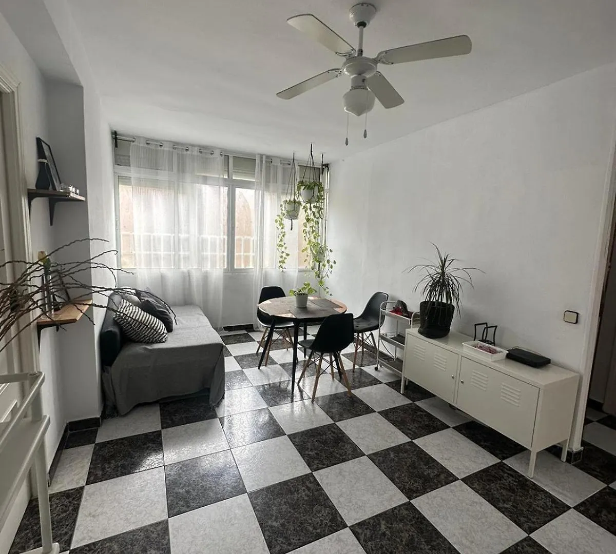 Kwatera prywatna Habitacion Privada En Piso Compartido En 3 Planta Sin Ascensor No Es Piso Entero Fuengirola